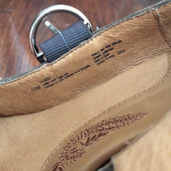 Söfft Suede and Patent Leather Mary Jane style Pumps - Picture 11 of 12